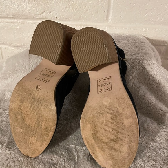 Sole Society Ferris Navy Suede Cut-out booties with Ankle buckles, sz 9.5 - Picture 6 of 7